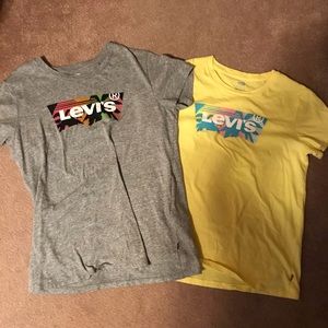 ‼️SOLD‼️ LEVI’s Tees